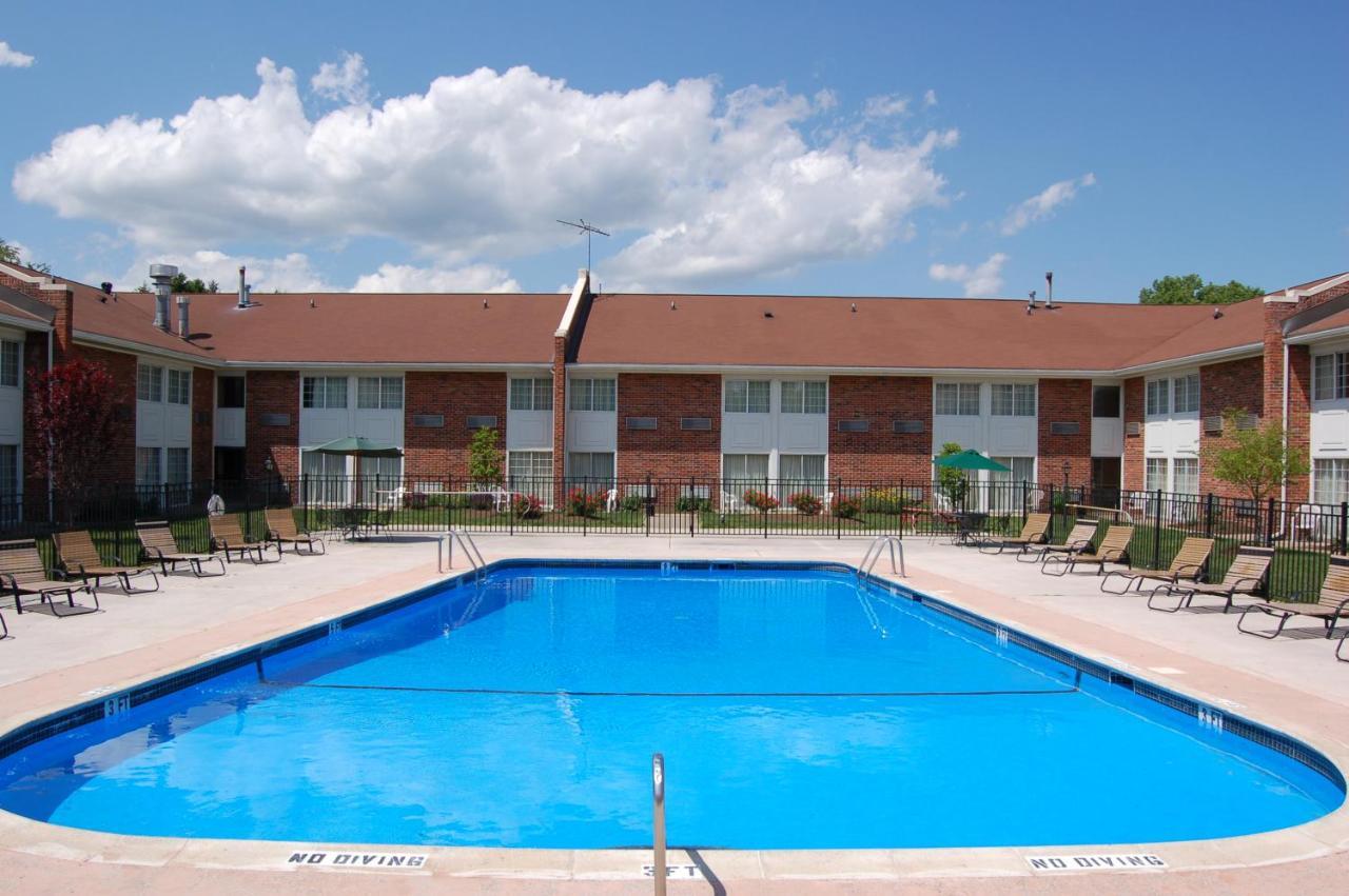 Rodeway Inn & Suites East Windsor Eksteriør billede