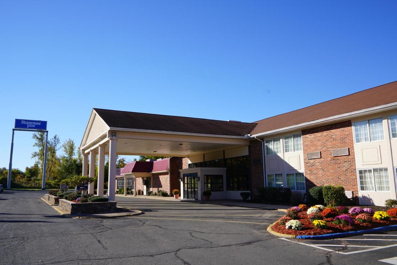 Rodeway Inn & Suites East Windsor Eksteriør billede