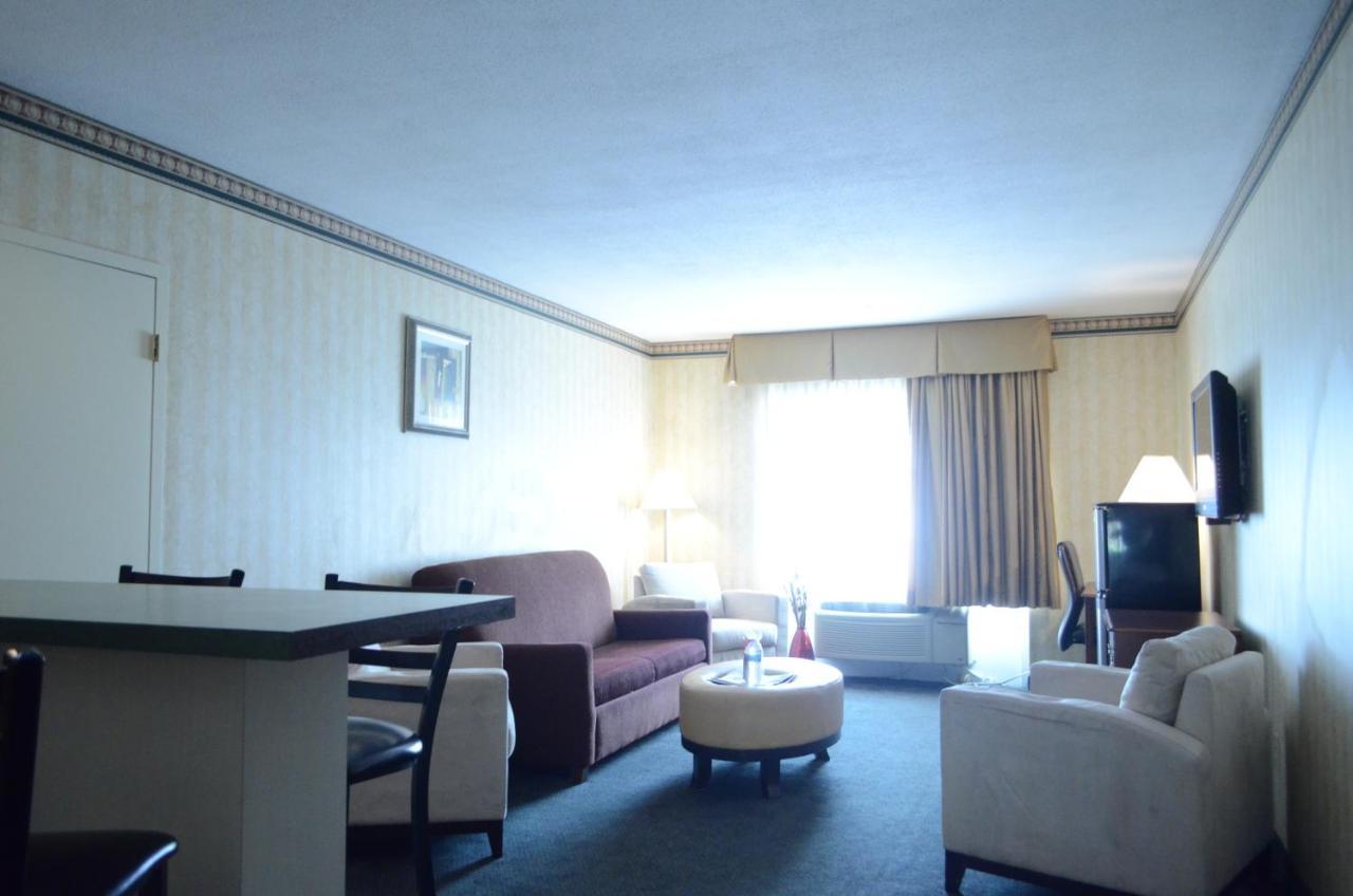 Rodeway Inn & Suites East Windsor Eksteriør billede