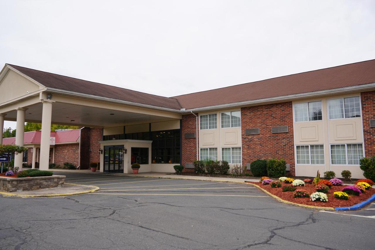 Rodeway Inn & Suites East Windsor Eksteriør billede