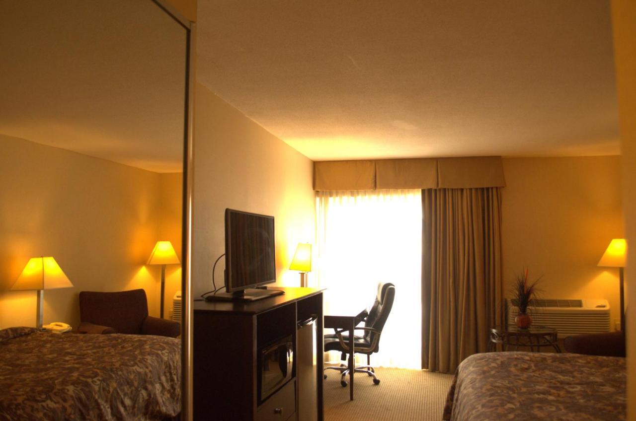 Rodeway Inn & Suites East Windsor Eksteriør billede