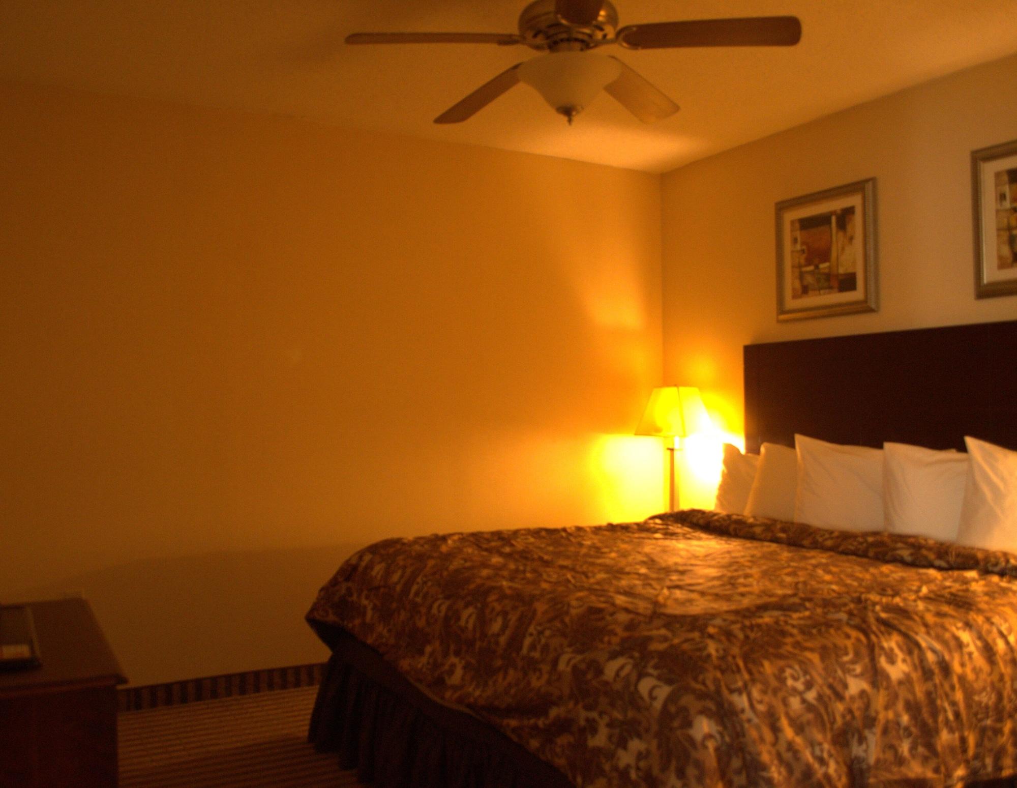 Rodeway Inn & Suites East Windsor Eksteriør billede