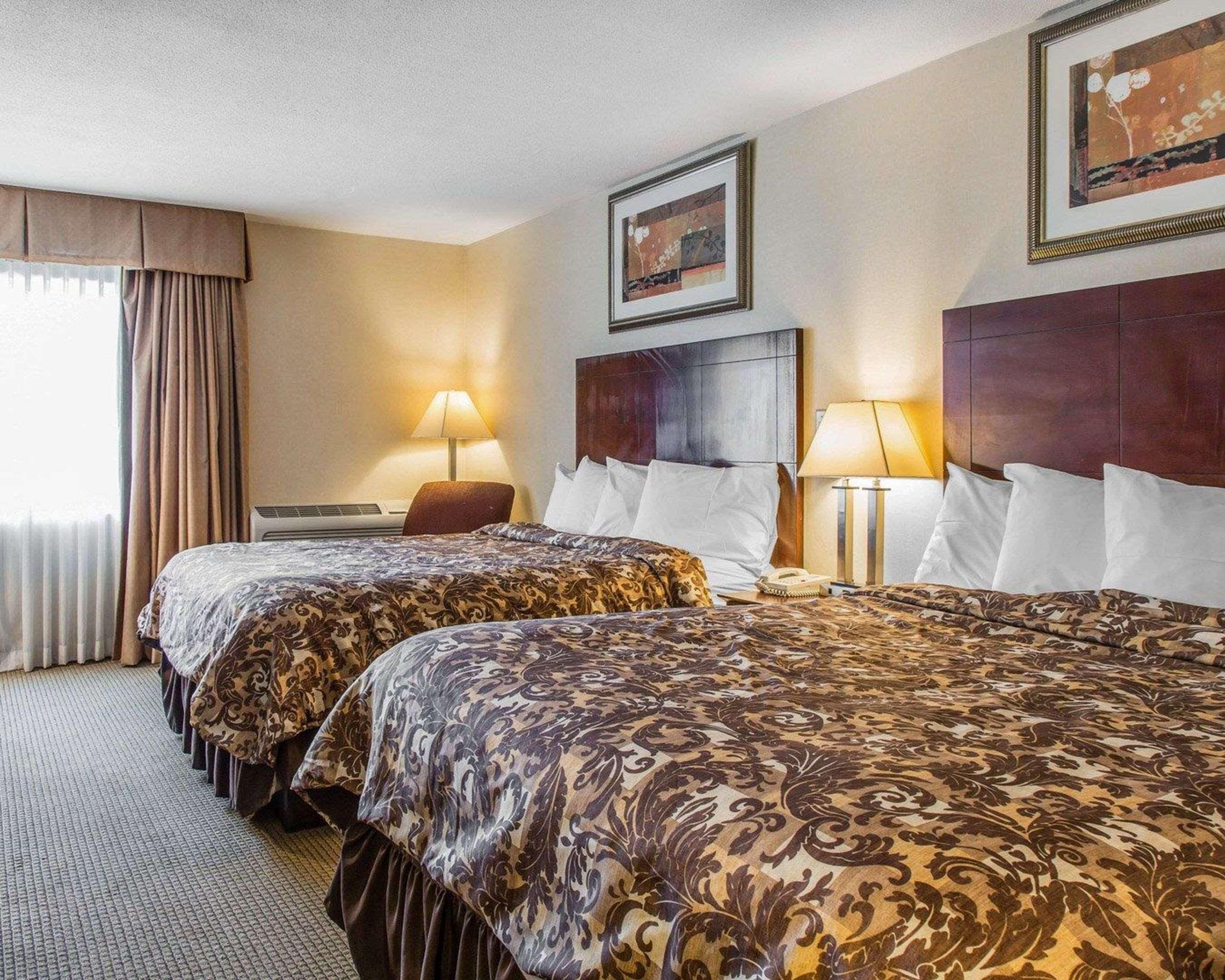 Rodeway Inn & Suites East Windsor Eksteriør billede