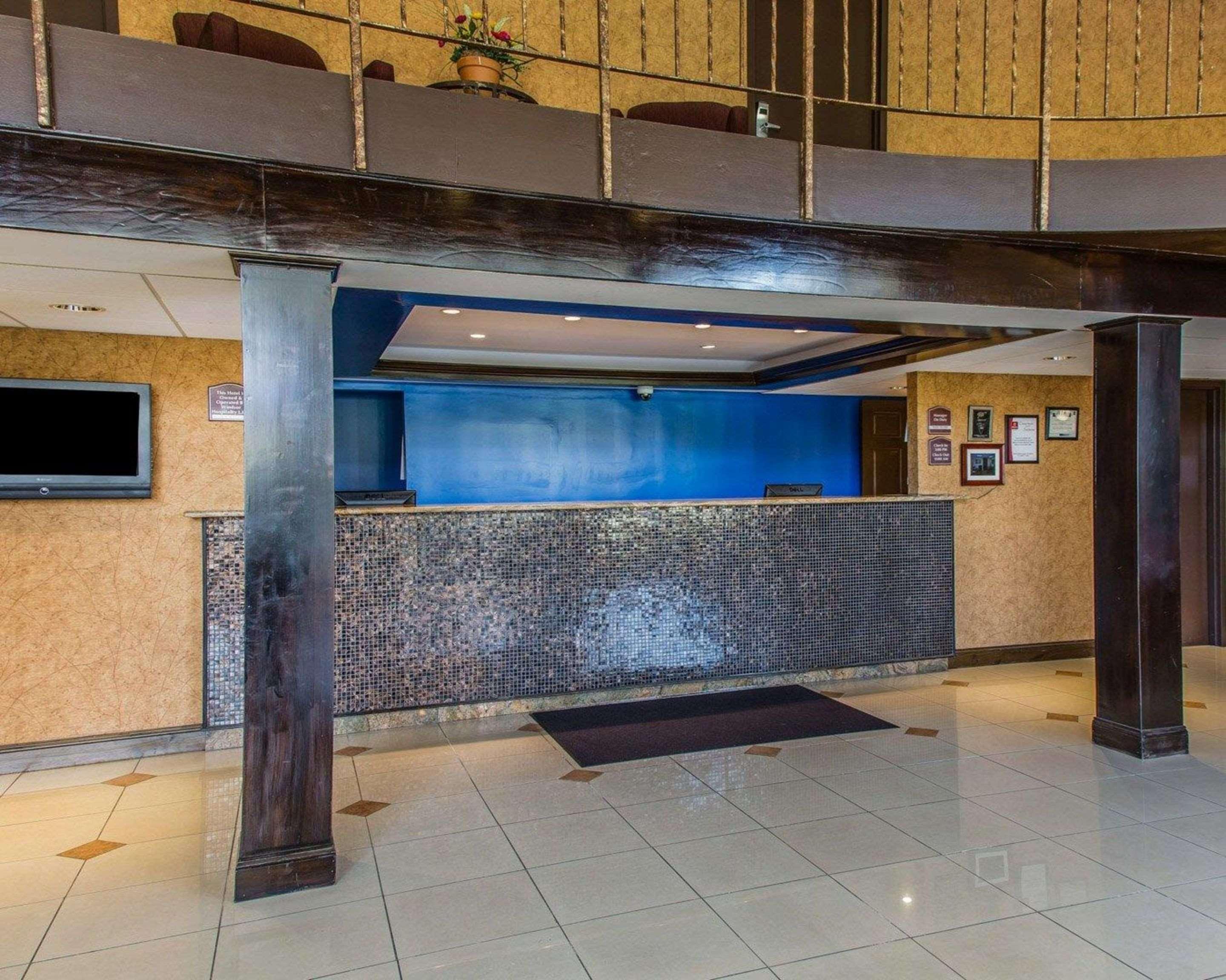 Rodeway Inn & Suites East Windsor Eksteriør billede