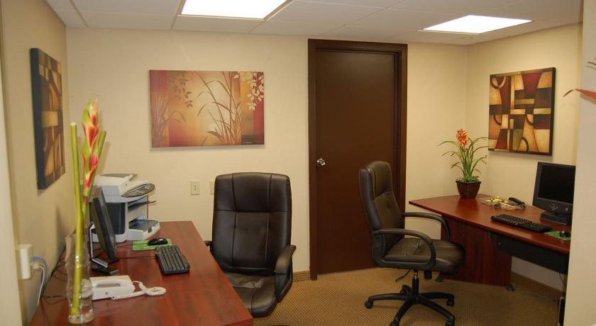 Rodeway Inn & Suites East Windsor Eksteriør billede