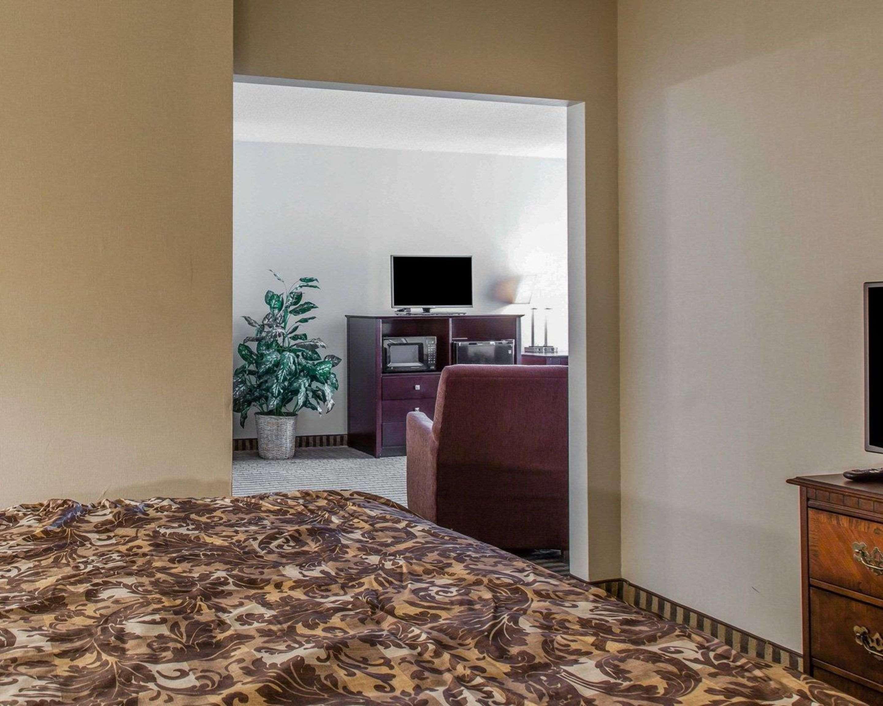 Rodeway Inn & Suites East Windsor Eksteriør billede