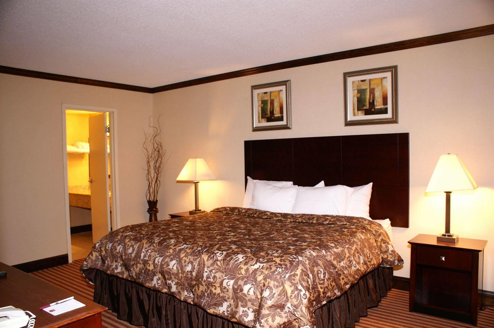 Rodeway Inn & Suites East Windsor Eksteriør billede